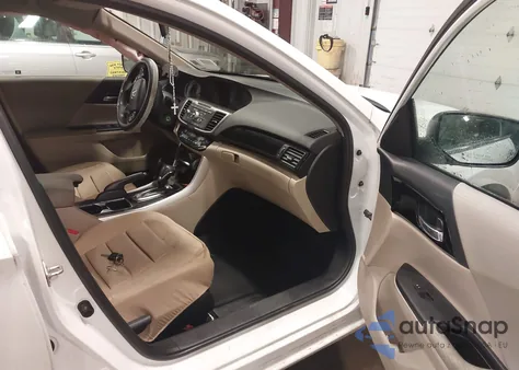 2017 Honda Accord Lx z USA, uszkodzony, nr VIN 1HGCR2F31HA232999